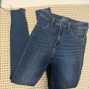 Abercrombie & Fitch High Rise Jean Legging | Dark Wash | Size 25 (0S) | Raw Hem